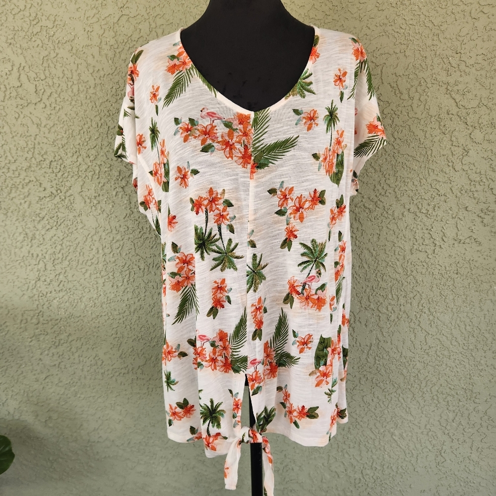 NWT Floral Cap Sleeve Lightweight Tie Front Top